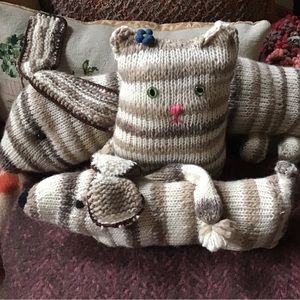 Hand Knit Sofa Friends